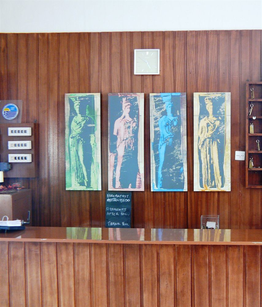 Hotel Karyatides Agia Marina  외부 사진