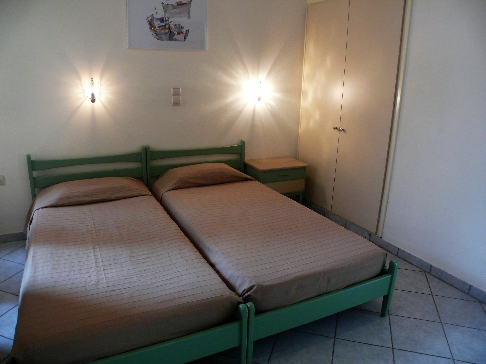 Hotel Karyatides Agia Marina  외부 사진