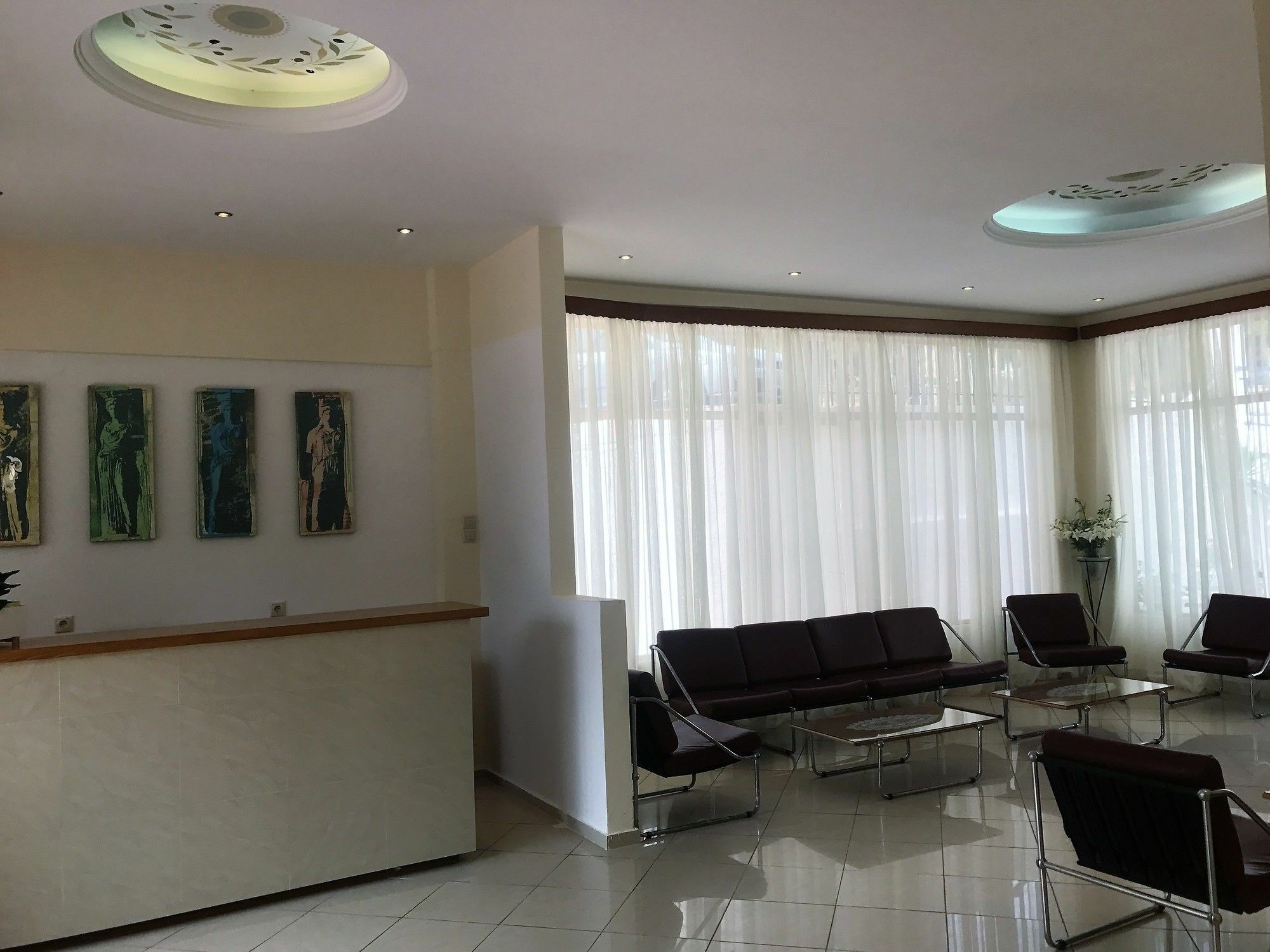 Hotel Karyatides Agia Marina  외부 사진