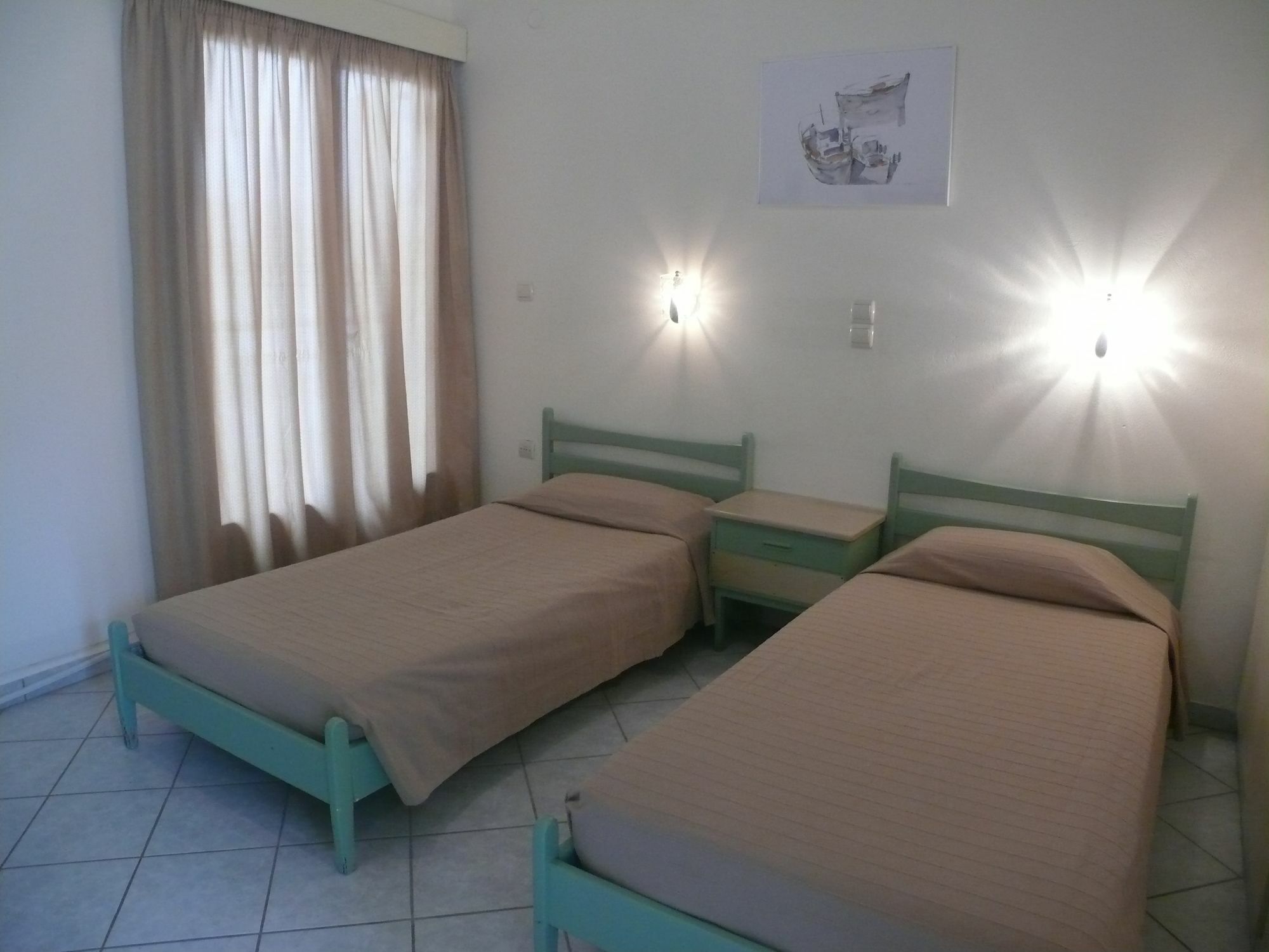 Hotel Karyatides Agia Marina  외부 사진