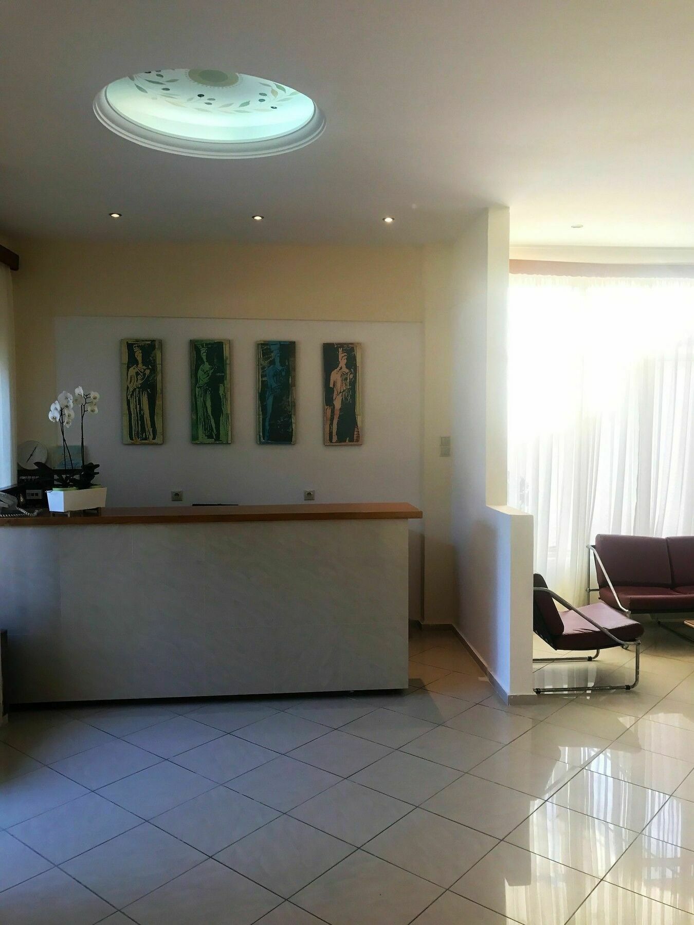 Hotel Karyatides Agia Marina  외부 사진