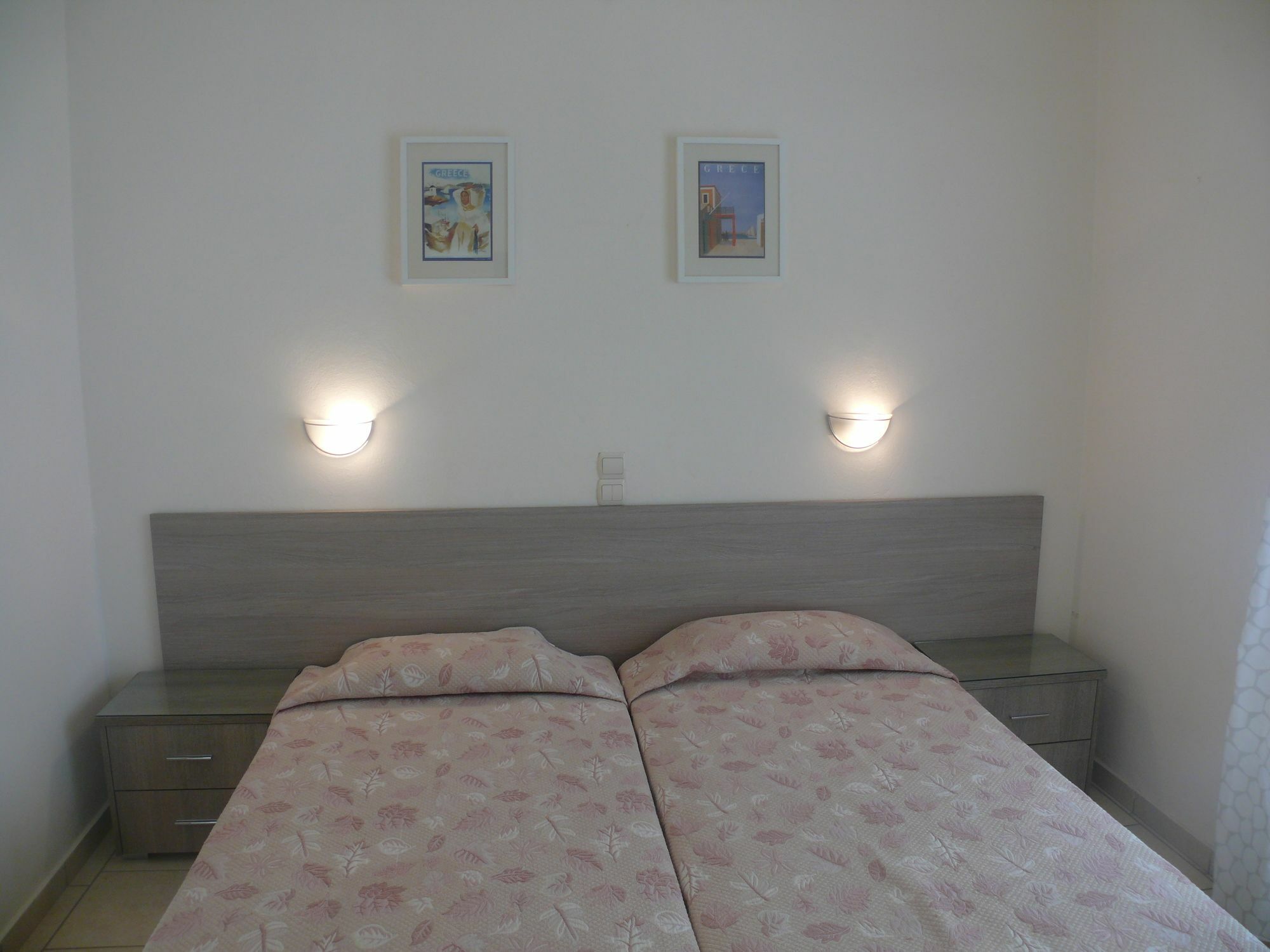 Hotel Karyatides Agia Marina  외부 사진